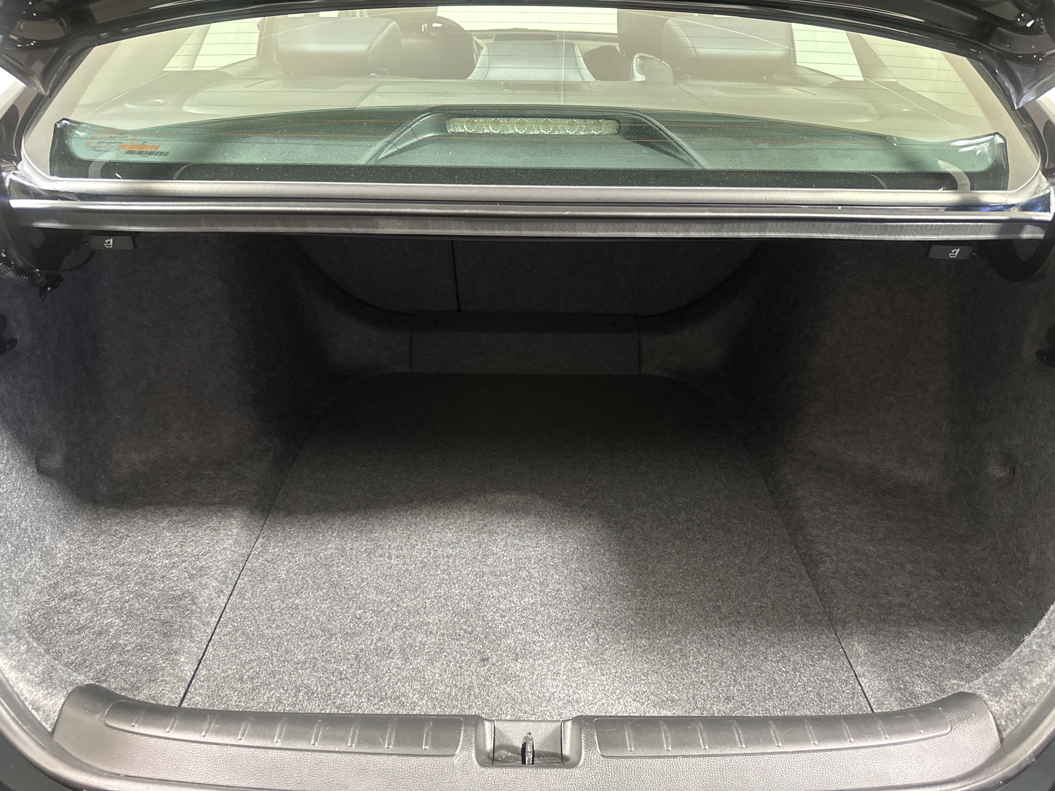 Used 2018 Honda Accord EX image 22