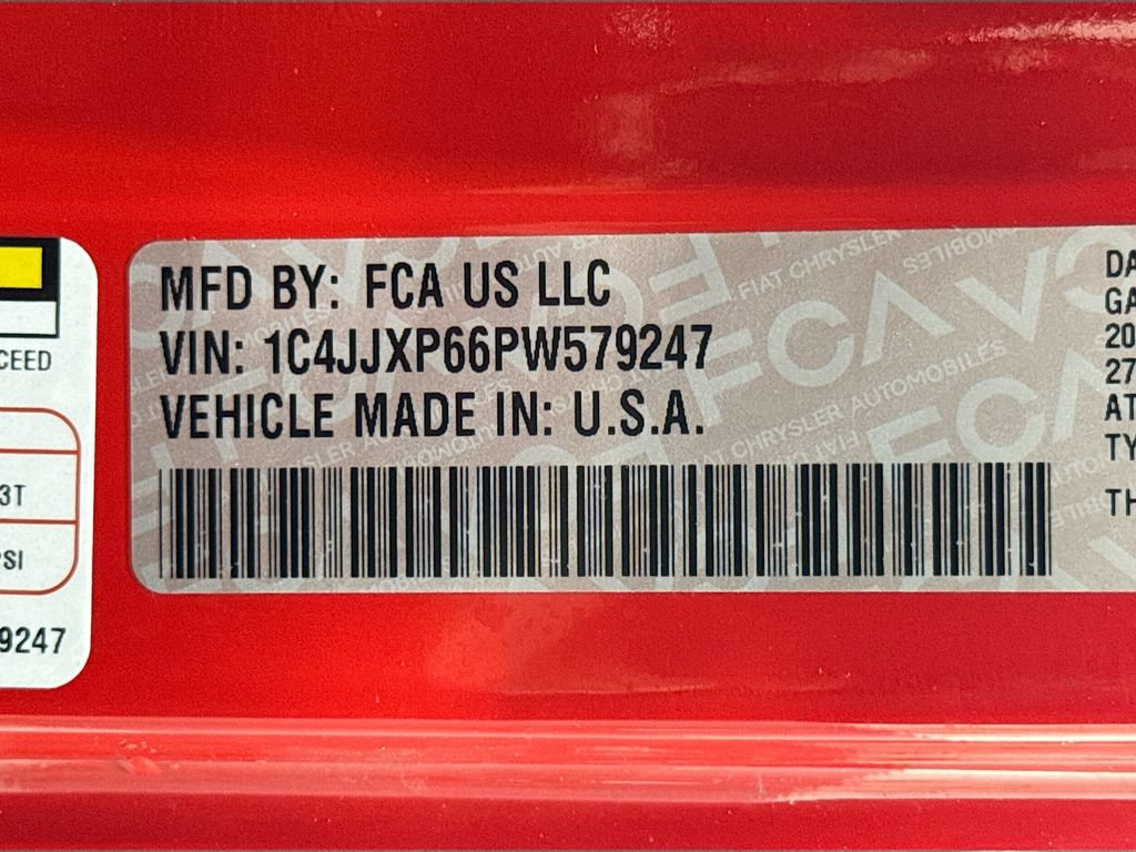 Used 2023 Jeep Wrangler Unlimited Sahara AWD/4WD image 28