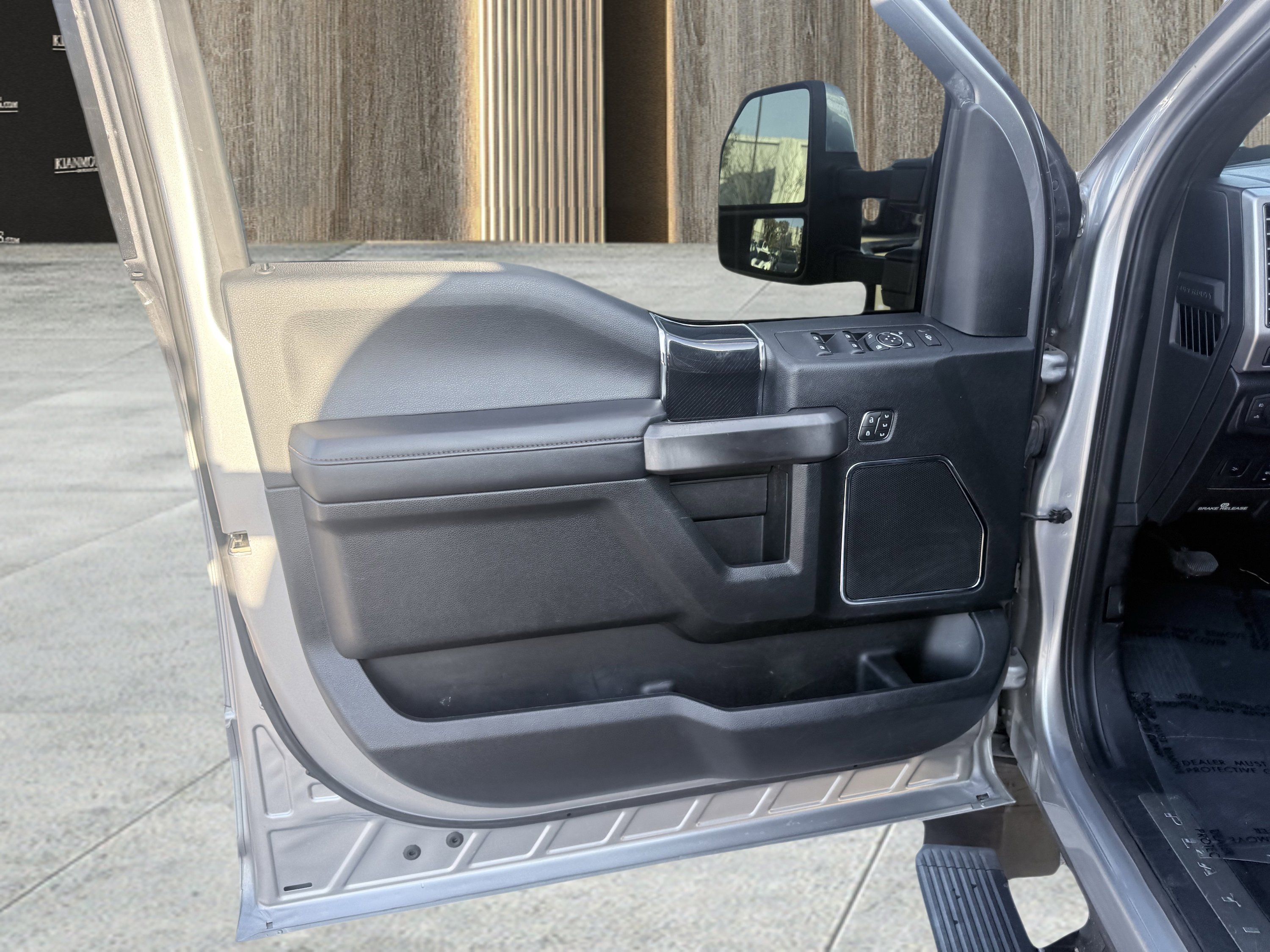 Used 2020 Ford F350 Platinum image 24