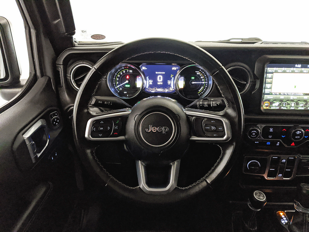 Used 2022 Jeep Wrangler Unlimited Sahara AWD/4WD image 10