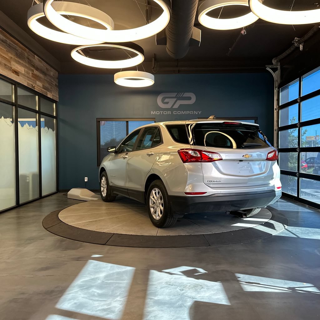 Used 2020 Chevrolet Traverse LT w/ LT Premium Package AWD/4WD image 5