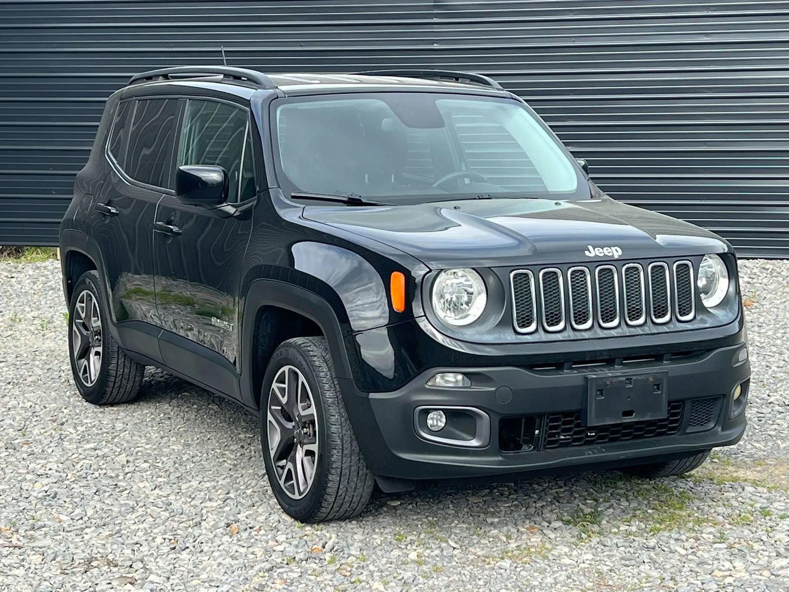 Used 2016 Jeep Renegade Latitude w/ Popular Equipment Group image 7
