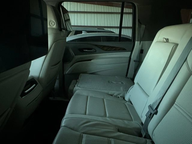 Used 2023 Cadillac Escalade ESV Sport Platinum w/ LPO, ONYX Package AWD/4WD image 10