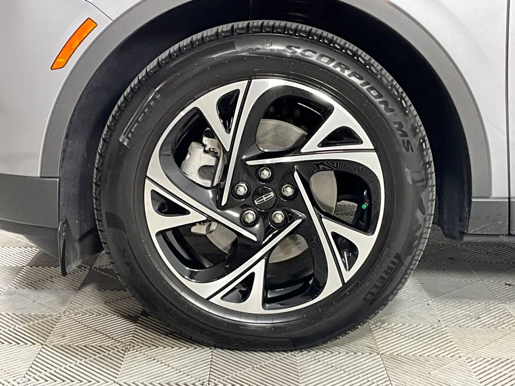 Used 2025 Lincoln Nautilus Premier AWD/4WD image 29
