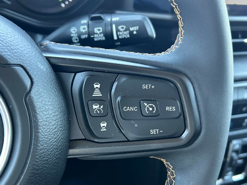 Used 2024 Jeep Wrangler Unlimited w/ Convenience Group AWD/4WD image 21