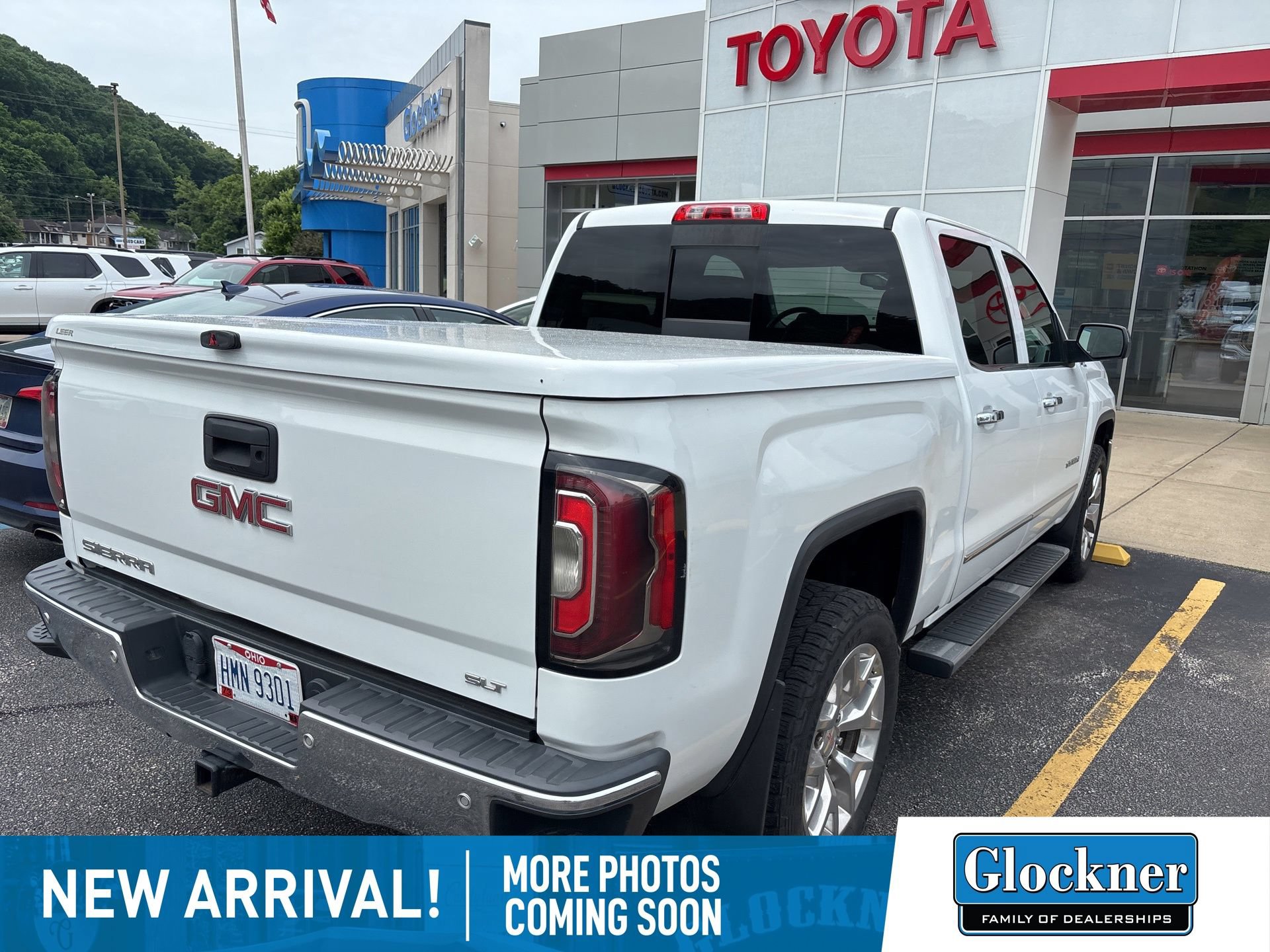 Used 2017 GMC Sierra 1500 SLT w/ SLT Premium Package AWD/4WD image 4