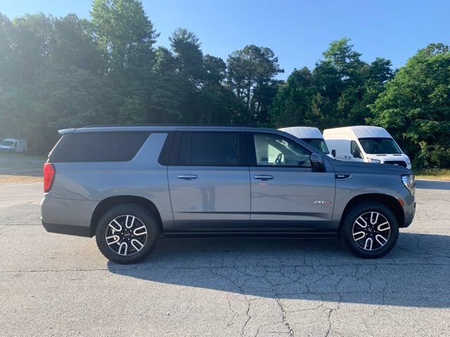 Used 2021 GMC Yukon XL AT4 w/ AT4 Premium Plus Package AWD/4WD image 10