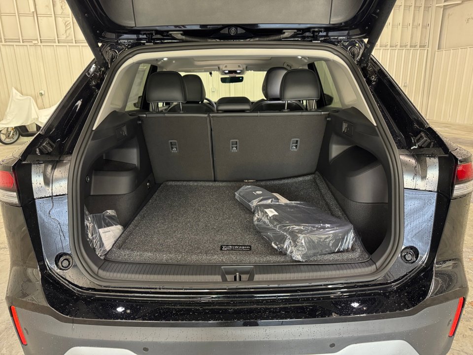 New 2026 Volkswagen Tiguan SE FWD image 15