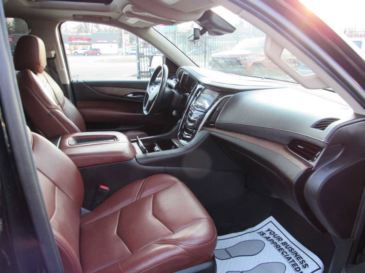 Used 2020 Cadillac Escalade Luxury w/ LPO, Radiant Package AWD/4WD image 8