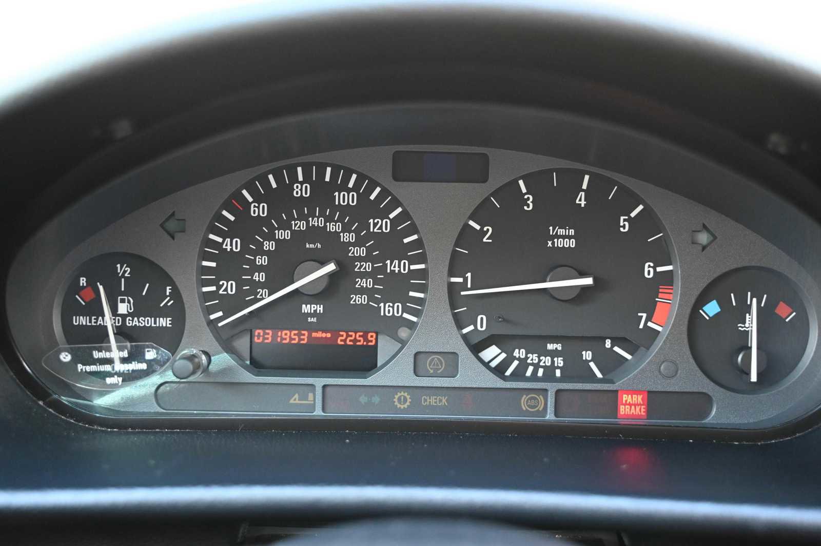 Used 1992 BMW 325i Sedan image 11