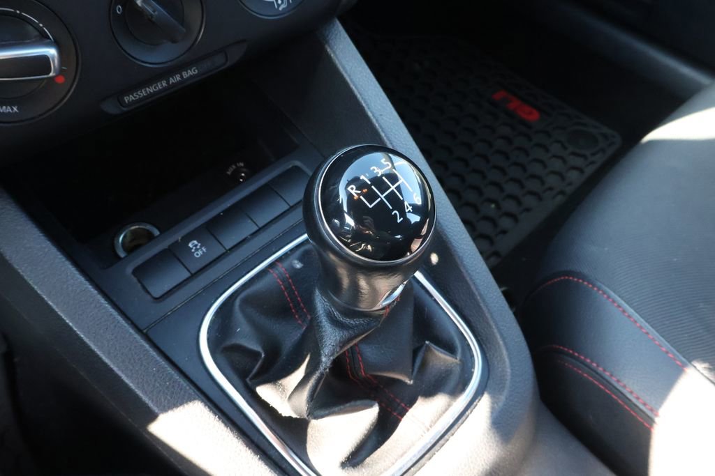 Used 2013 Volkswagen Jetta GLI image 23