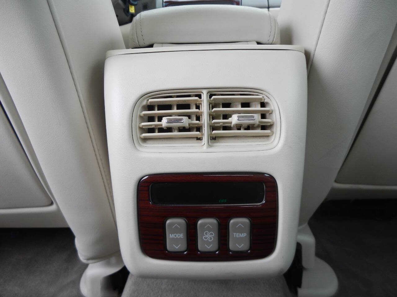 Used 2002 Cadillac De Ville FWD image 32