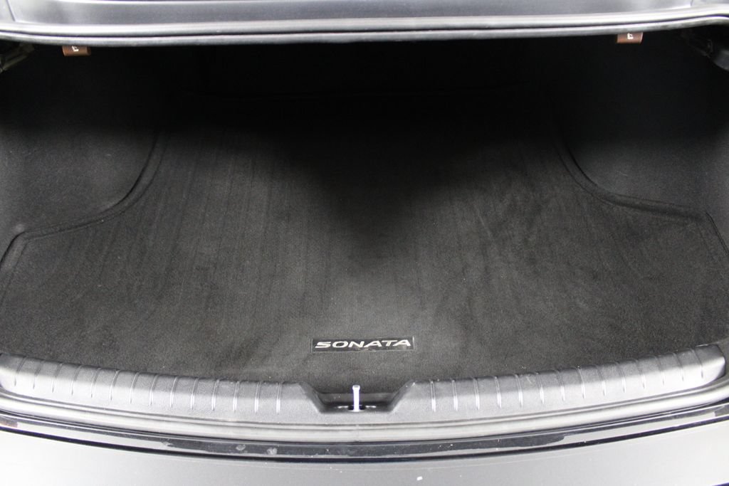 Used 2020 Hyundai Sonata SEL w/ Convenience Package FWD image 17