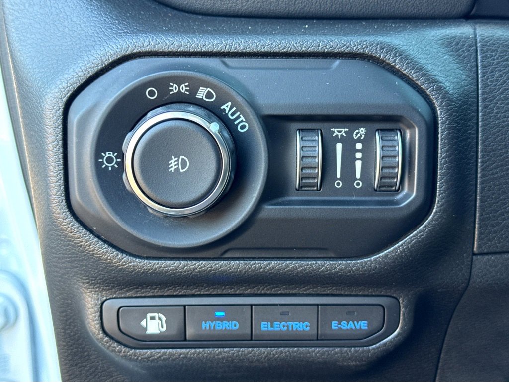 Used 2022 Jeep Wrangler Unlimited Sahara w/ Cold Weather Group image 15