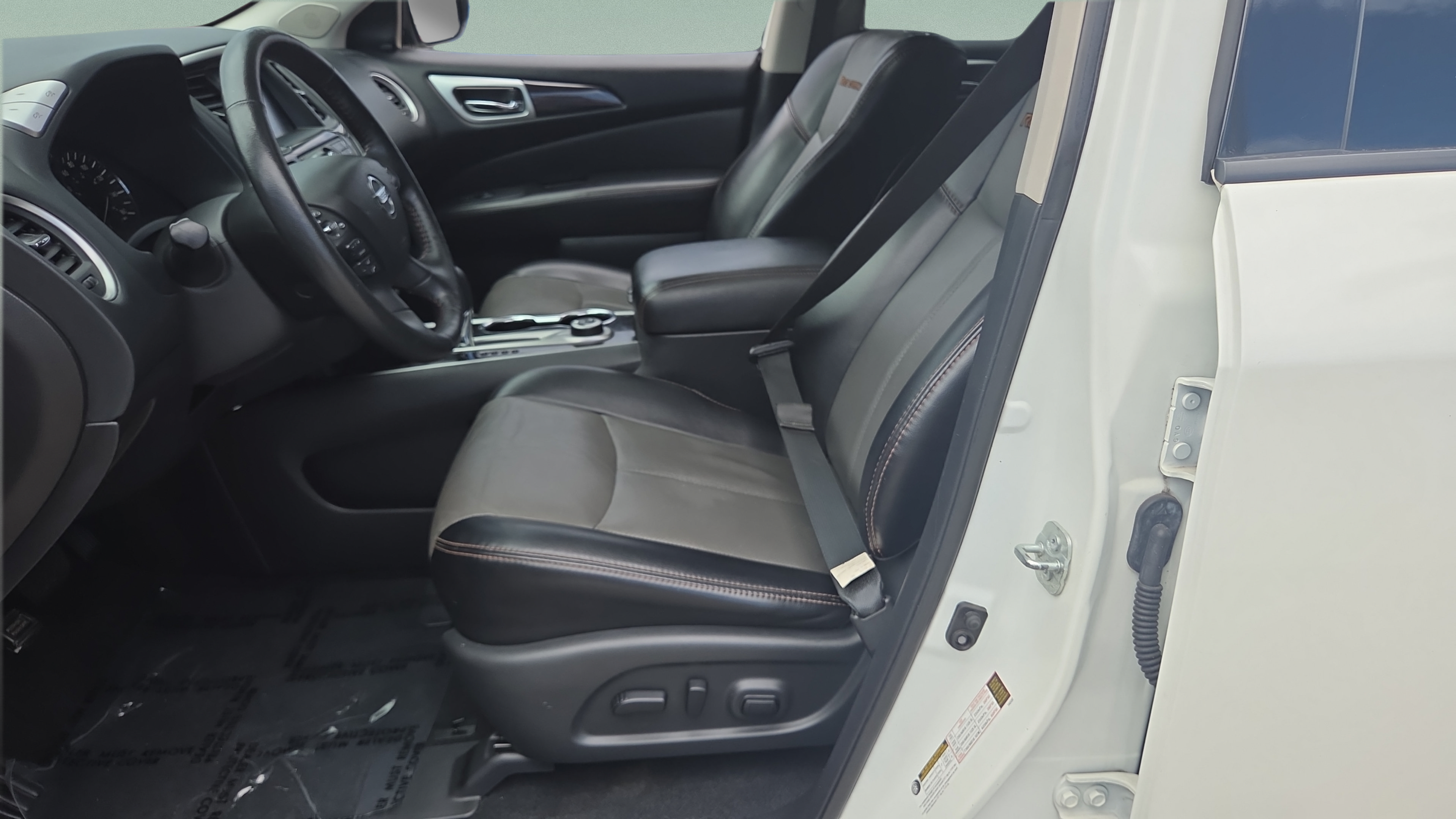 Used 2020 Nissan Pathfinder SL AWD/4WD image 9