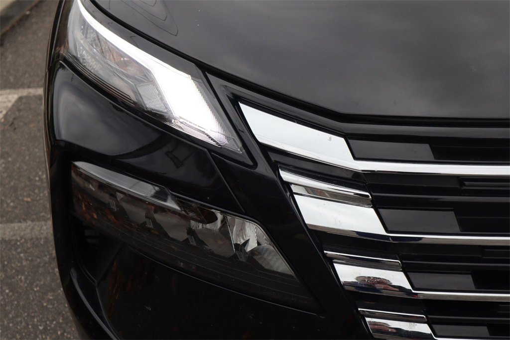 Certified 2025 Nissan Rogue S image 12