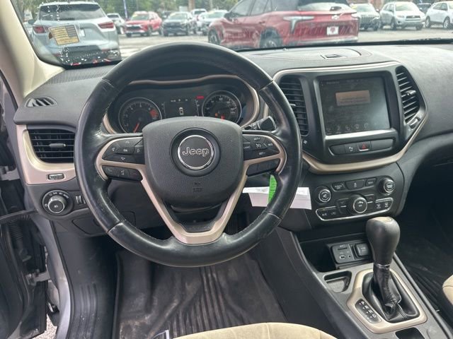 Used 2016 Jeep Cherokee 75th Anniversary FWD image 12