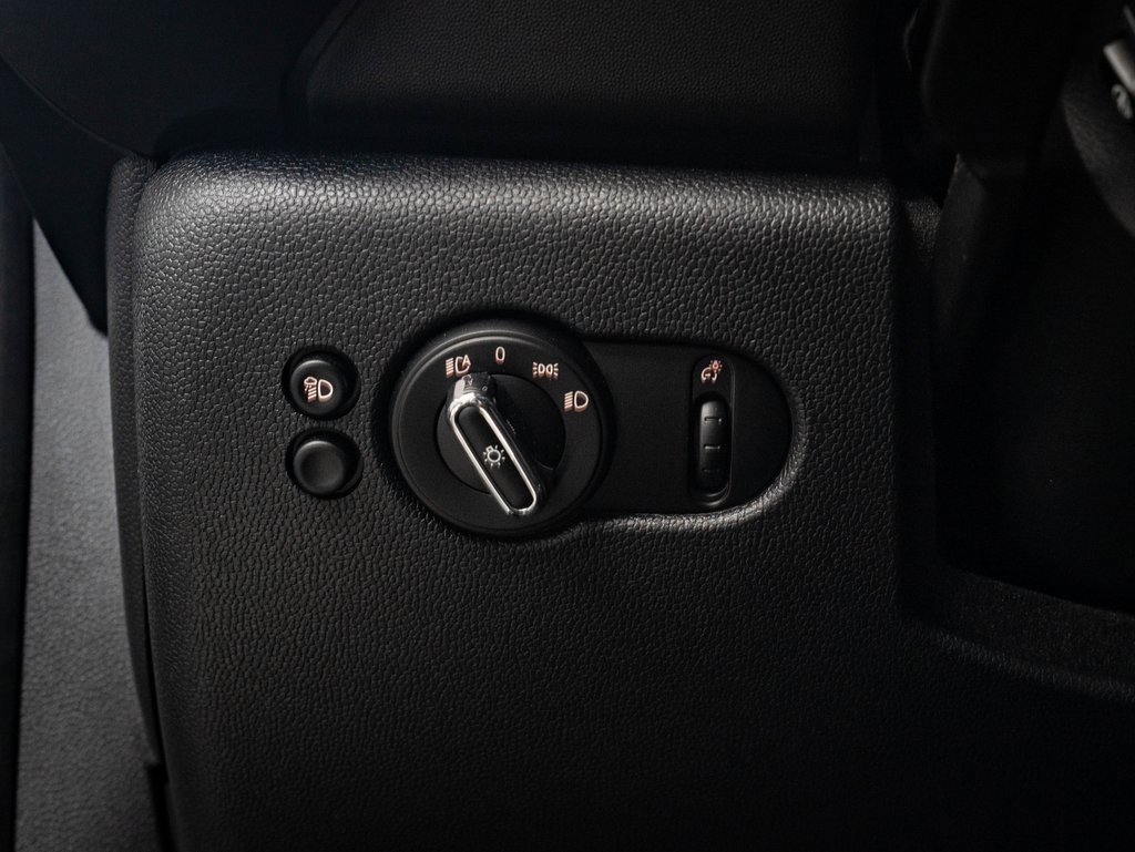 Used 2024 MINI Cooper SE image 41