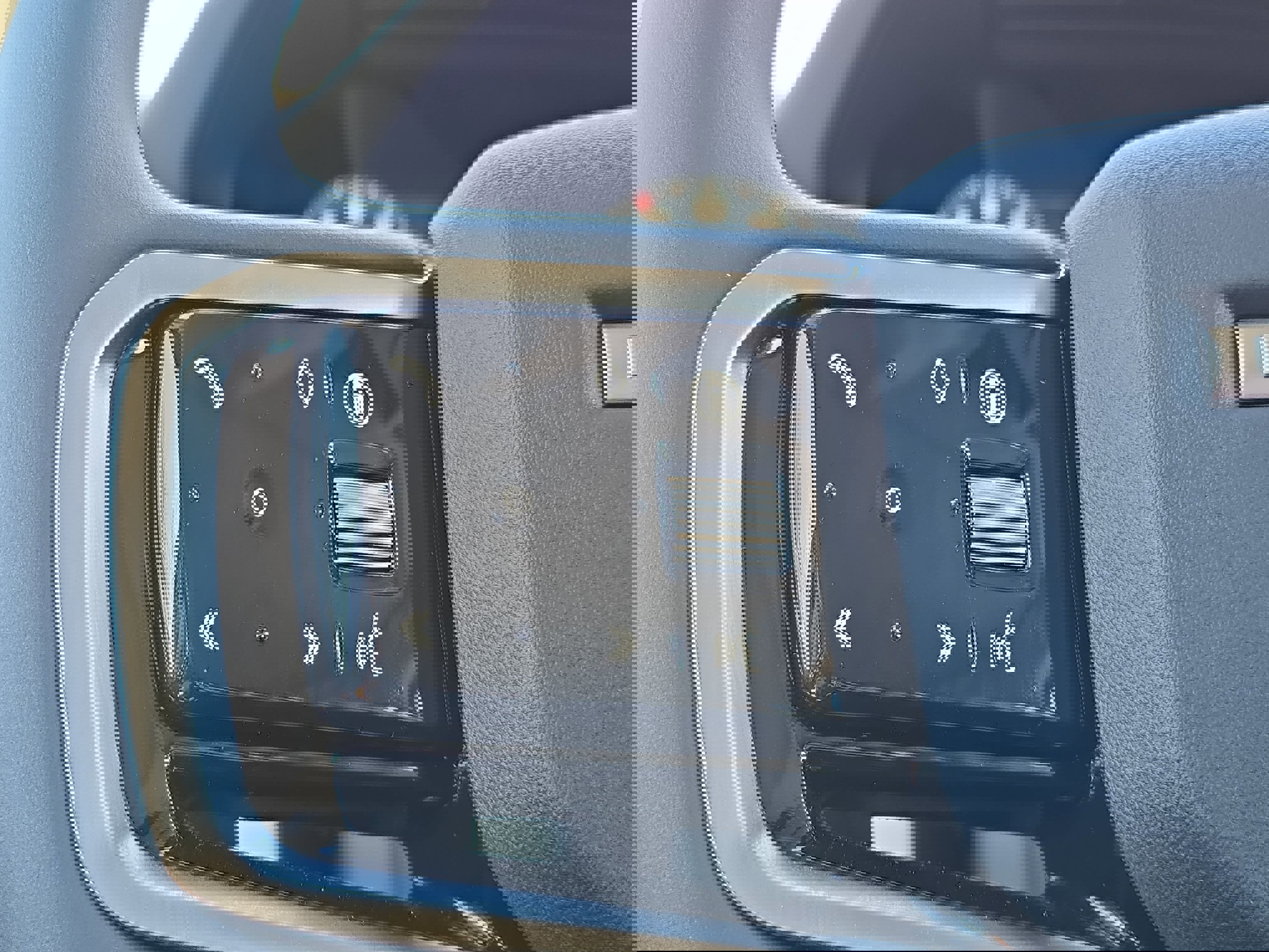 New 2025 Land Rover Discovery Sport S image 17