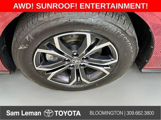 Used 2025 Toyota Sienna Platinum image 35