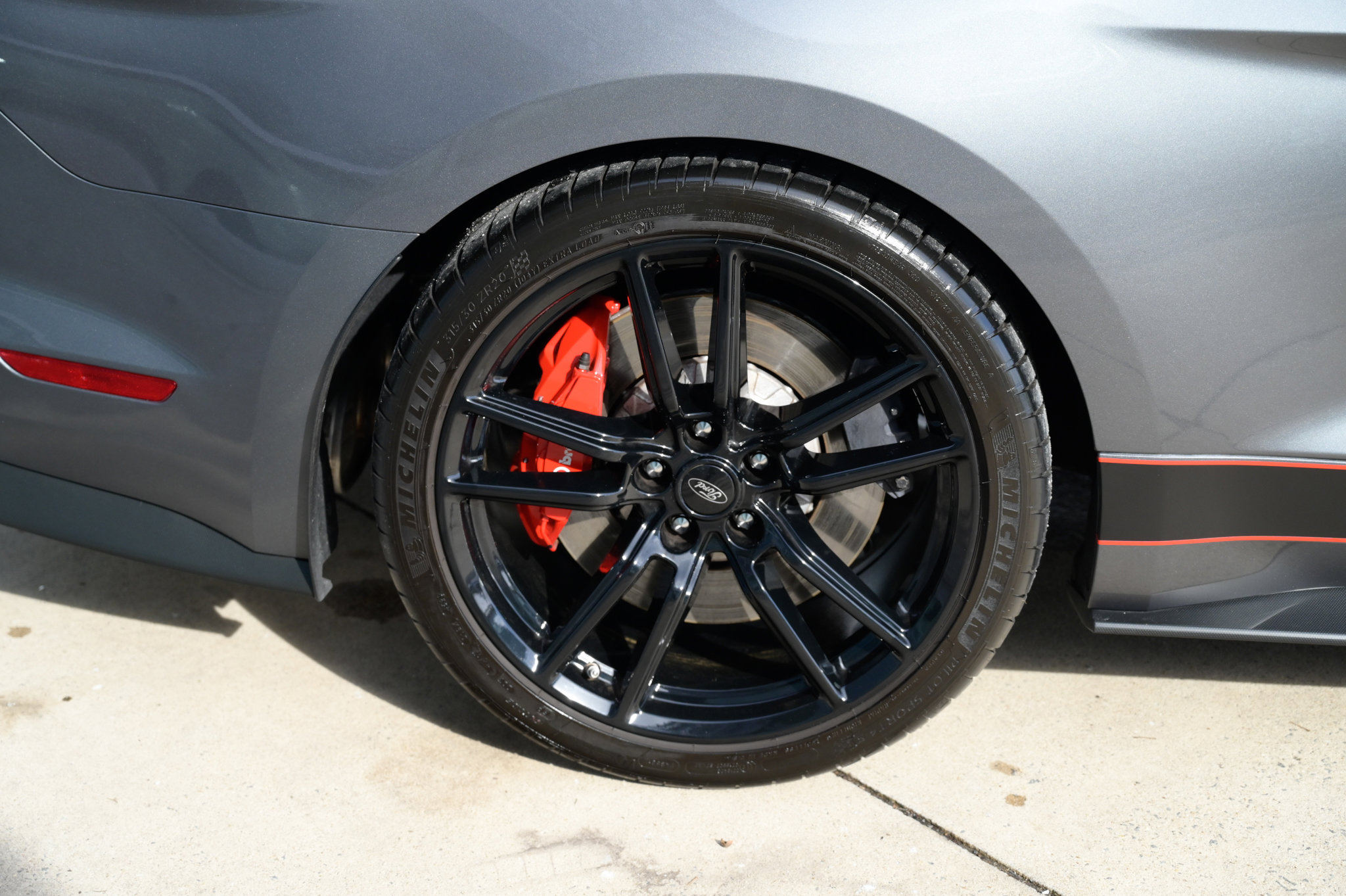 Used 2021 Ford Mustang Shelby GT500 w/ Technology Package image 11