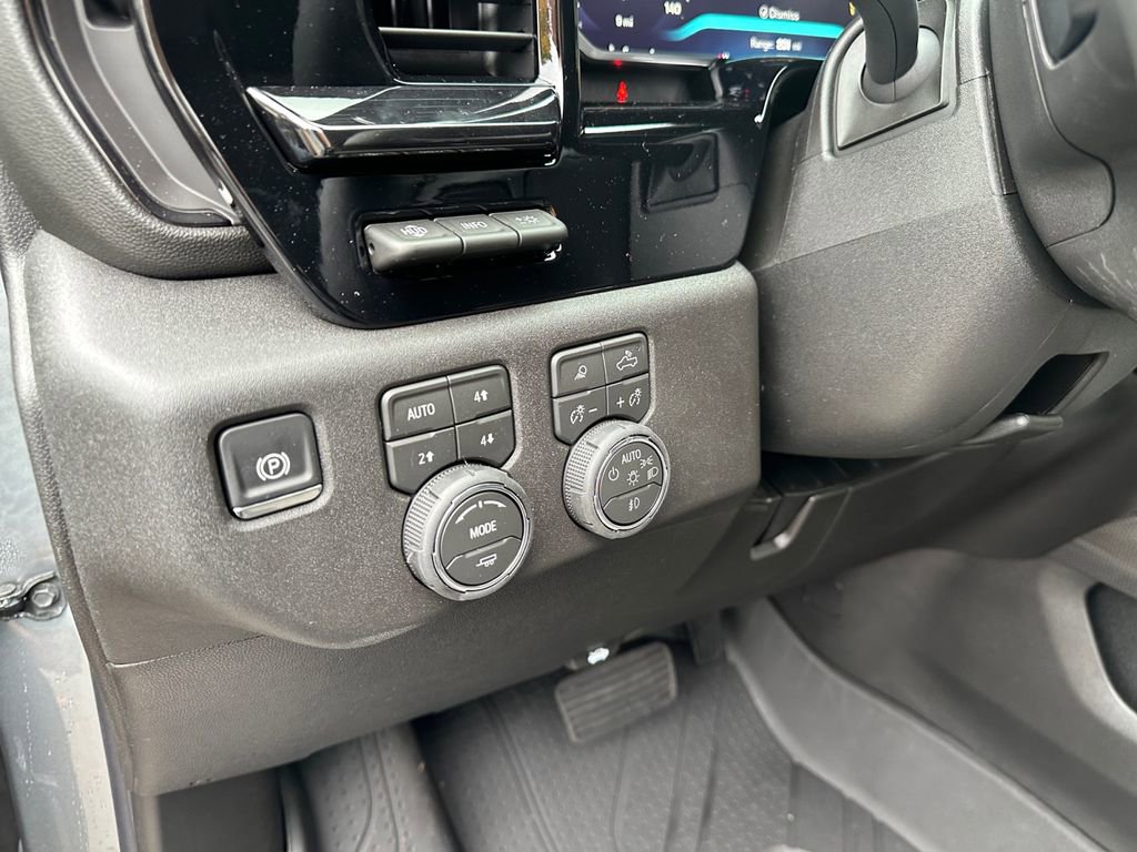 New 2026 Chevrolet Silverado 2500 ZR2 w/ LPO, Dark Essentials Package image 21