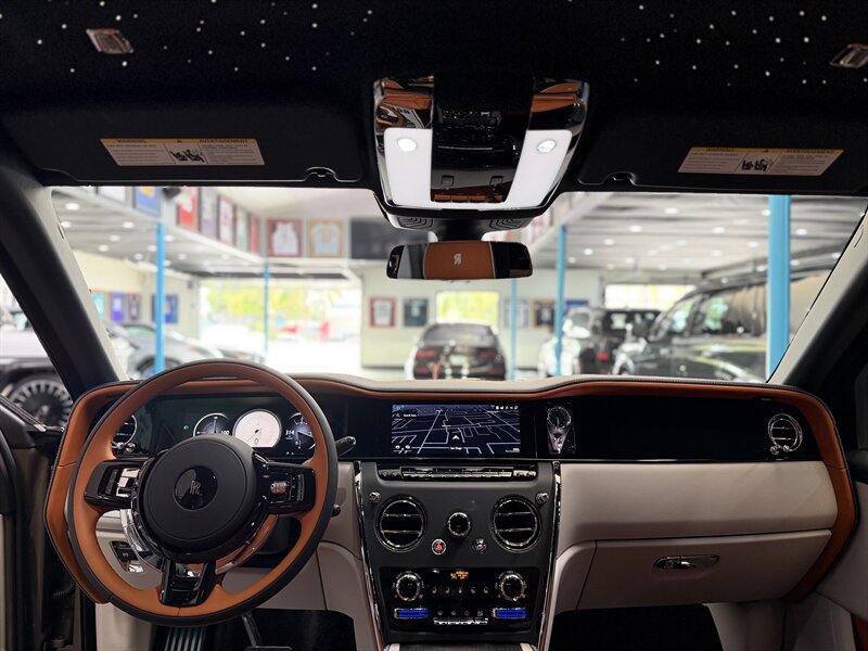 Used 2026 Rolls-Royce Cullinan image 12
