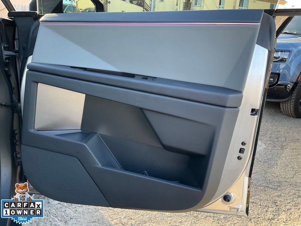 Used 2024 Tesla Cybertruck AWD Crew Cab image 71