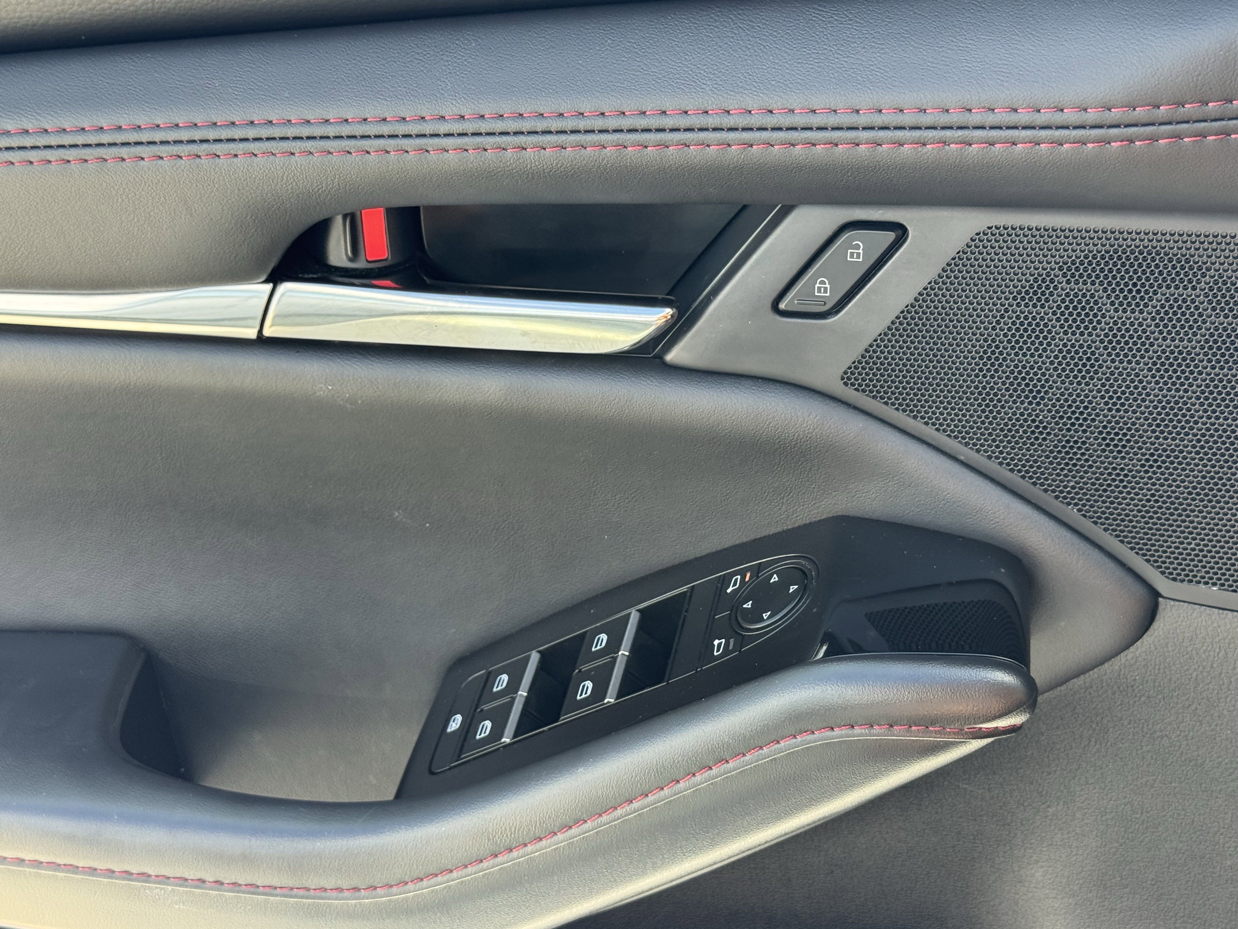 Used 2025 MAZDA MAZDA3 s image 27