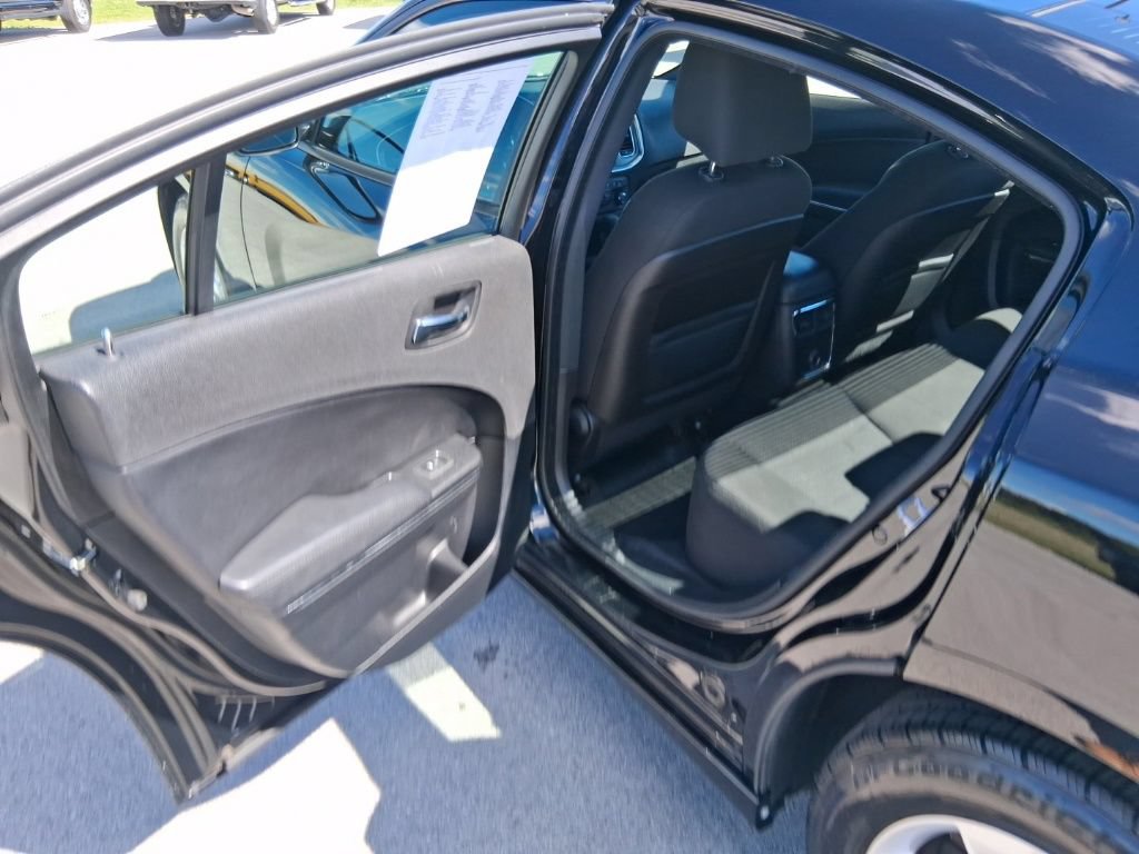 Used 2013 Dodge Charger SE RWD image 19