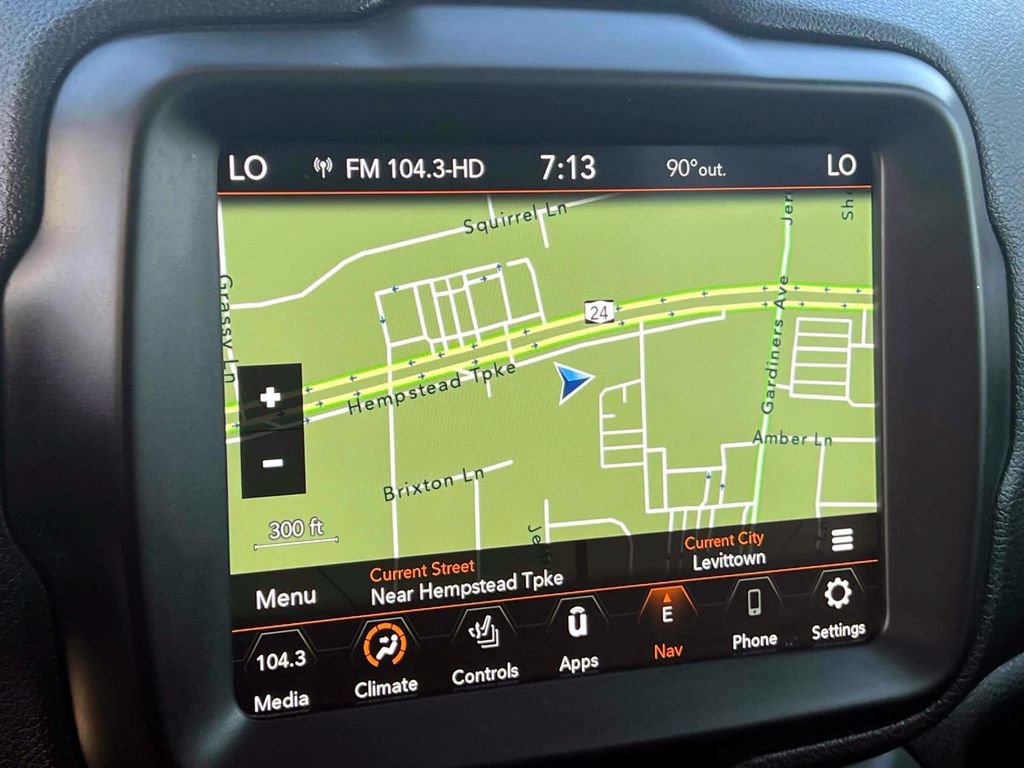 Certified 2022 Jeep Renegade Trailhawk w/ Sun/Sound Group AWD/4WD image 34