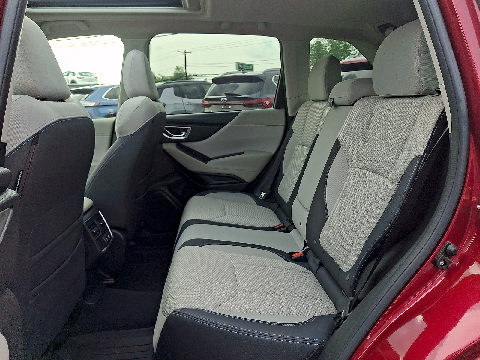 Used 2020 Subaru Forester Premium AWD/4WD image 12