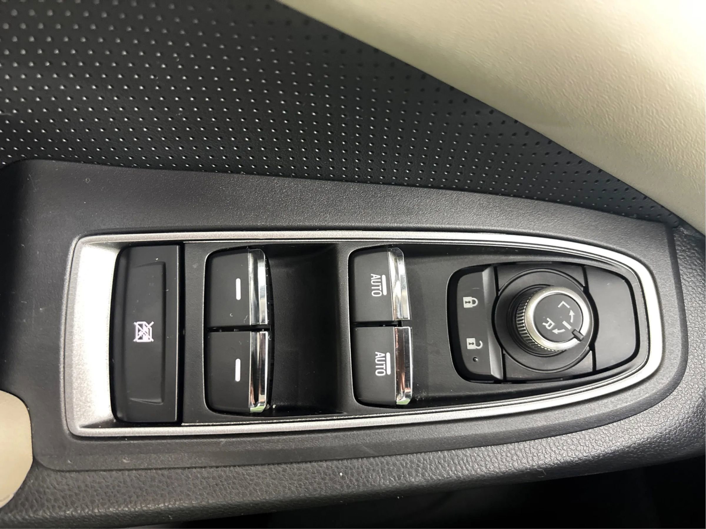 Used 2023 Subaru Ascent Limited image 40