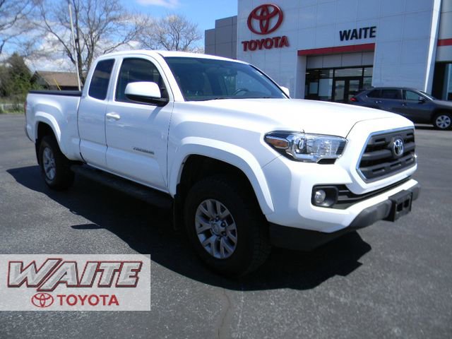 Used 2017 Toyota Tacoma SR5 AWD/4WD image 1