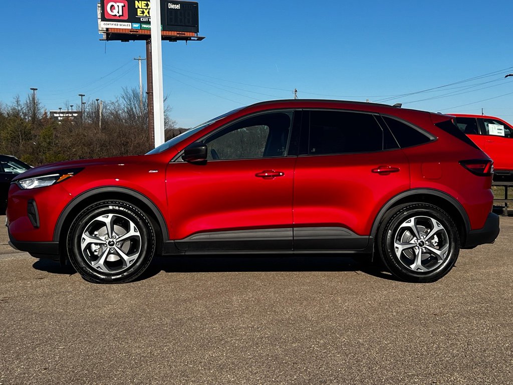 Used 2025 Ford Escape ST-Line w/ Equipment Group 301A image 9