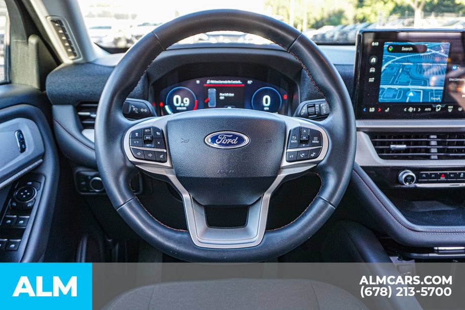 Used 2025 Ford Explorer Active RWD image 29