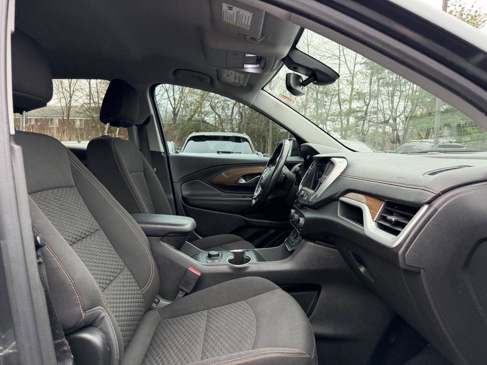 Used 2020 GMC Terrain SLE w/ Driver Convenience Package AWD/4WD image 15