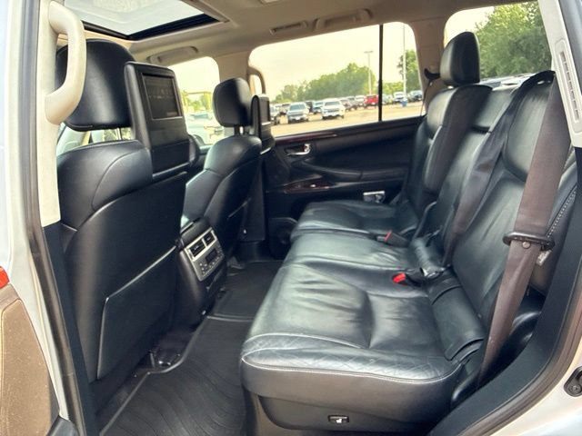 Used 2014 Lexus LX 570 4WD image 25
