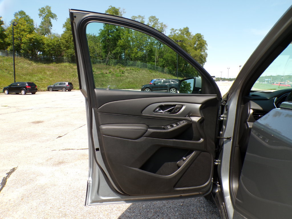 Used 2023 Chevrolet Traverse LT AWD/4WD image 25