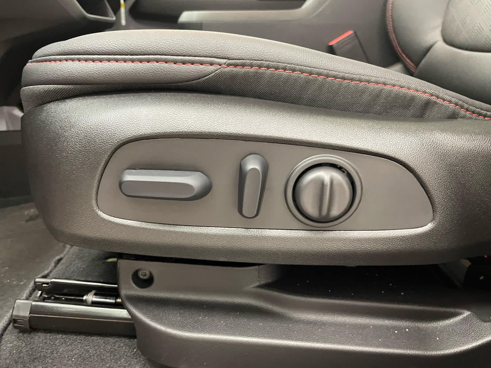 New 2027 Chevrolet Bolt RS w/ Technology Package FWD image 11