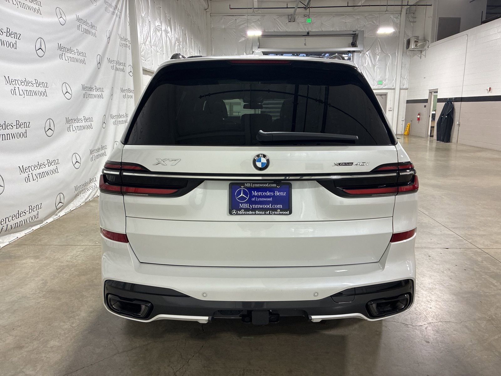 Used 2023 BMW X7 xDrive40i w/ M Sport Package image 5