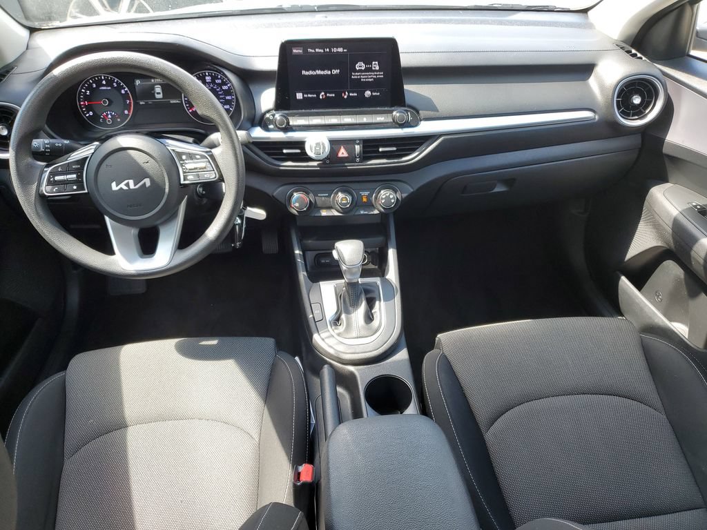 Certified 2022 Kia Forte LXS w/ LXS Technology Package FWD image 11