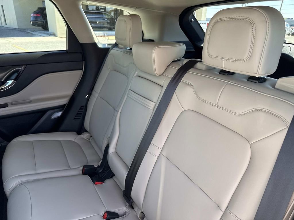 New 2026 Lincoln Corsair Premiere image 14