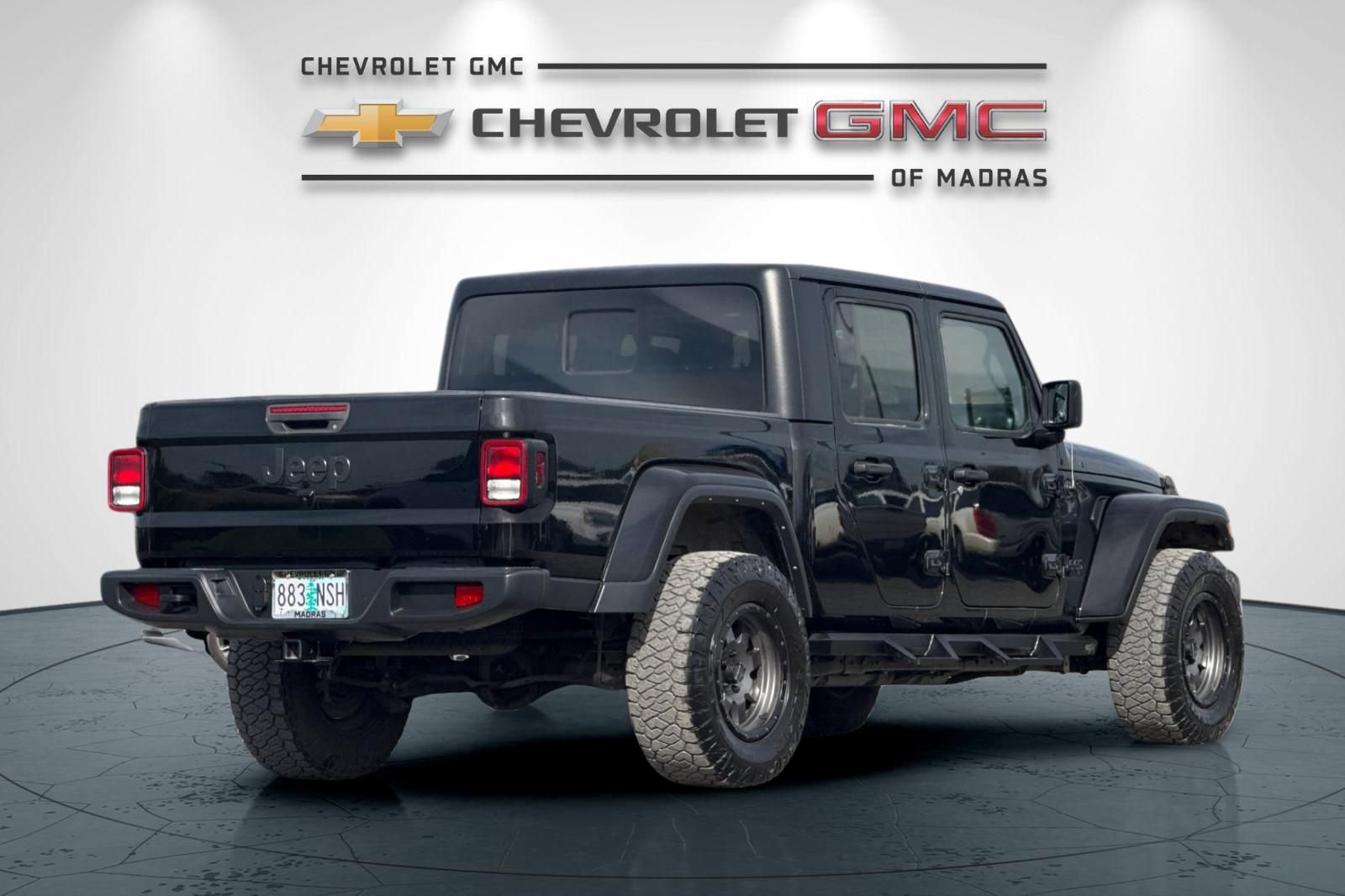 Used 2022 Jeep Gladiator Sport AWD/4WD image 3