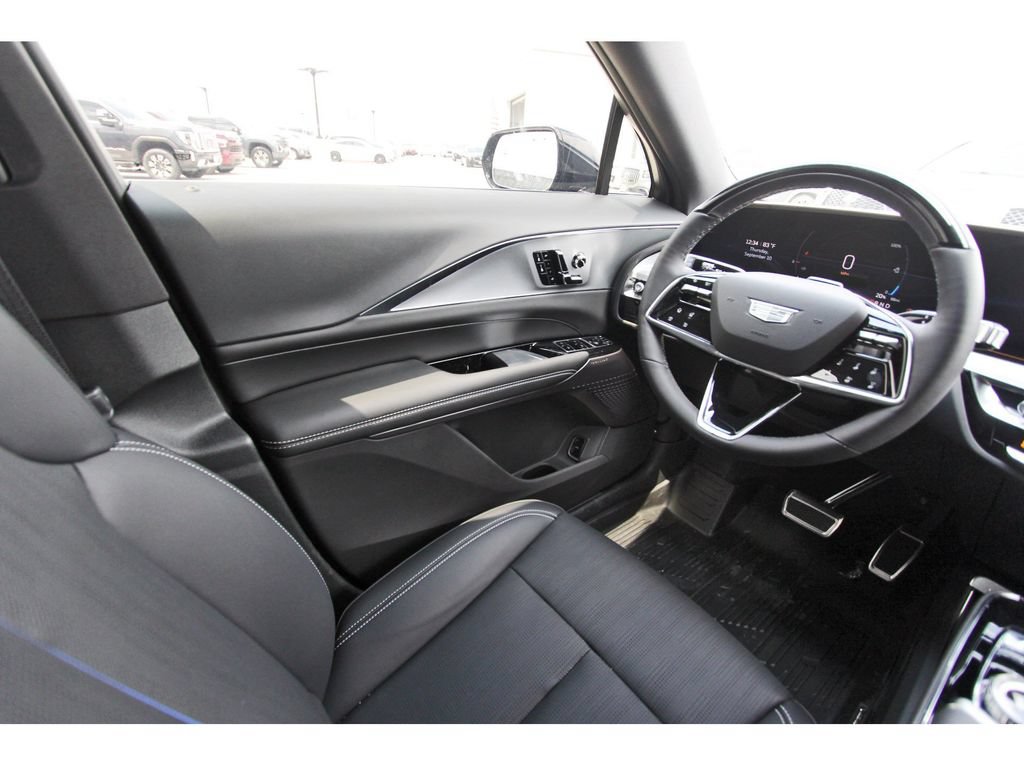 New 2027 Cadillac Lyriq Luxury RWD image 8