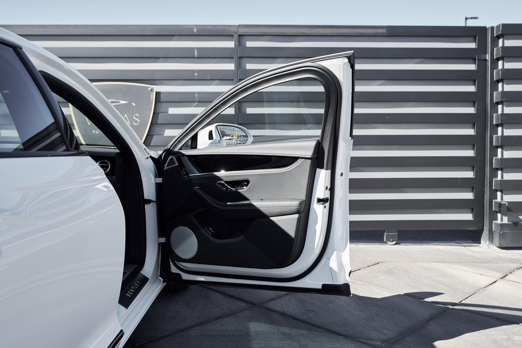 Used 2024 Bentley Flying Spur S V8 image 17