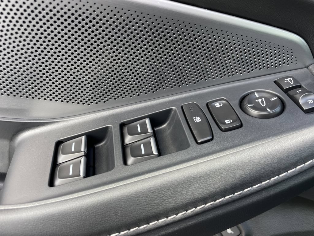 New 2026 Acura MDX w/ Technology Package FWD image 17