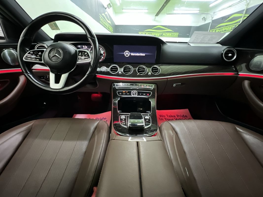 Used 2019 Mercedes-Benz E 450 4MATIC Sedan w/ Premium Package image 18