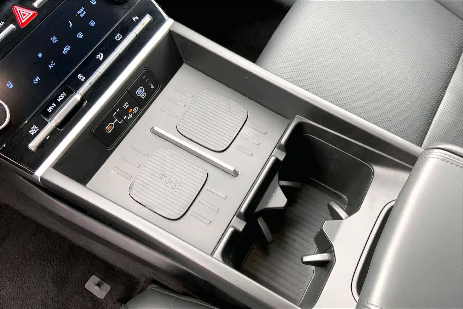 Used 2025 Hyundai Santa Fe SEL FWD image 17