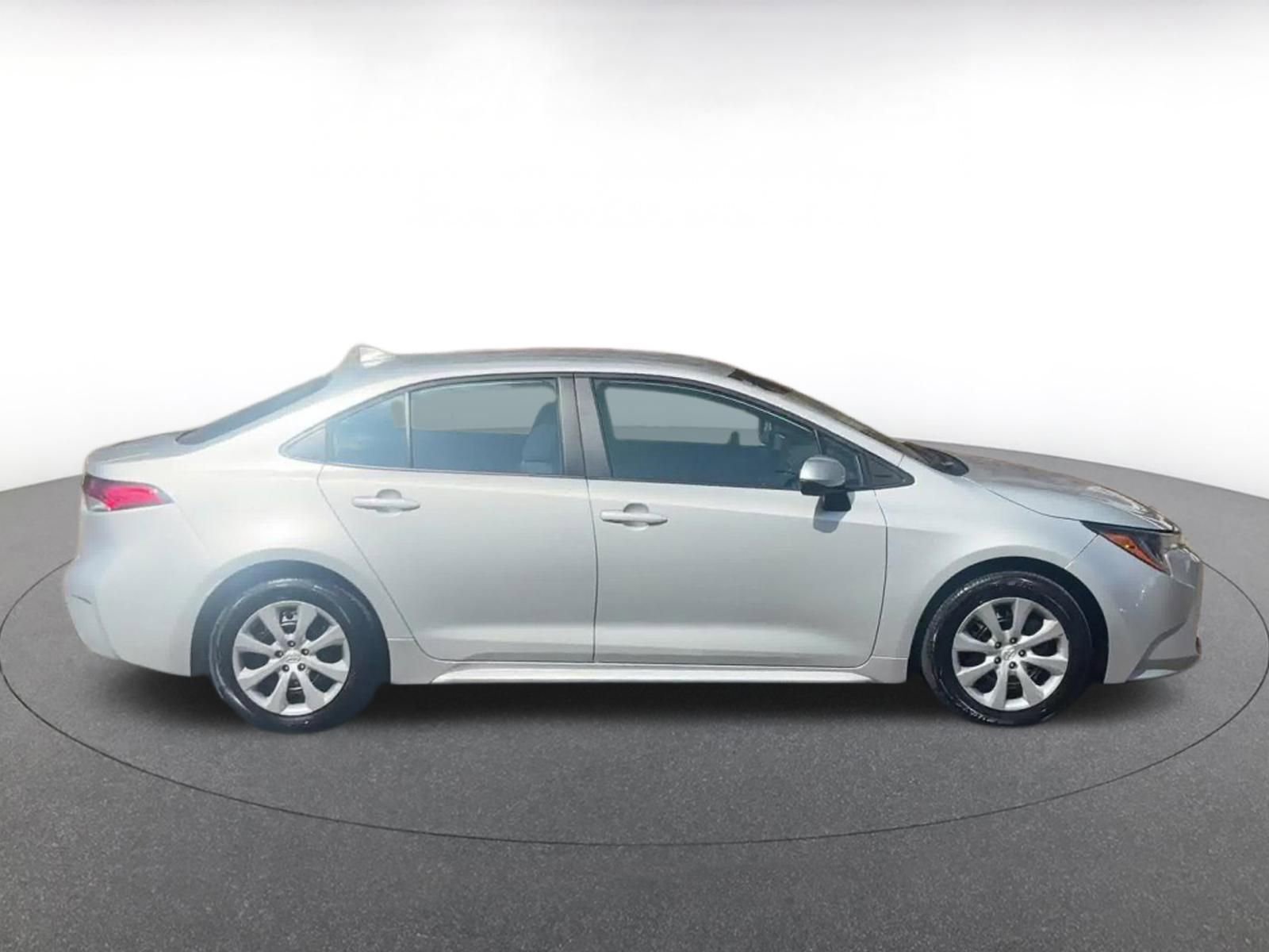 Used 2025 Toyota Corolla LE image 16